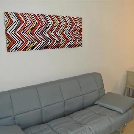 Coastal Flat With Spacious Terrace 아파트