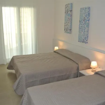 Coastal Flat With Spacious Terrace 아파트 *